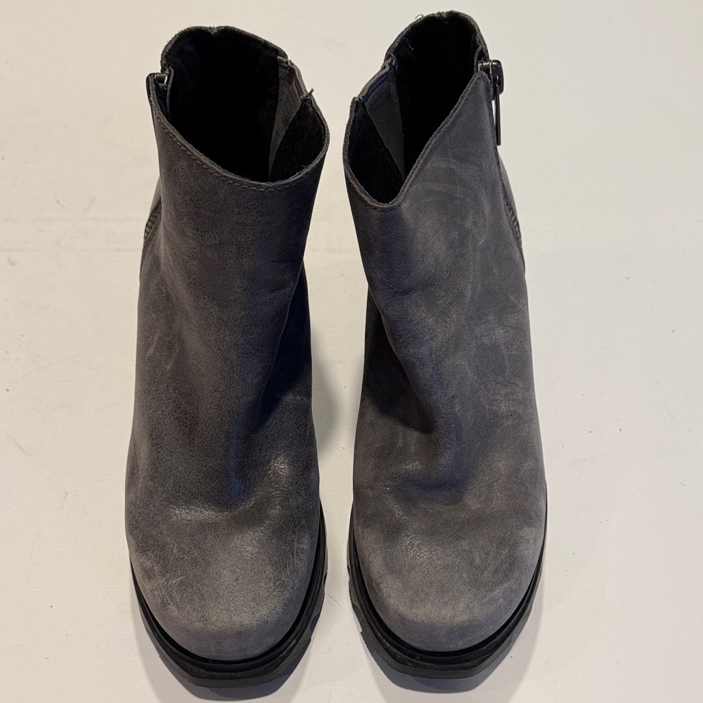 Sorel Women's Charcoal Ankle Booties